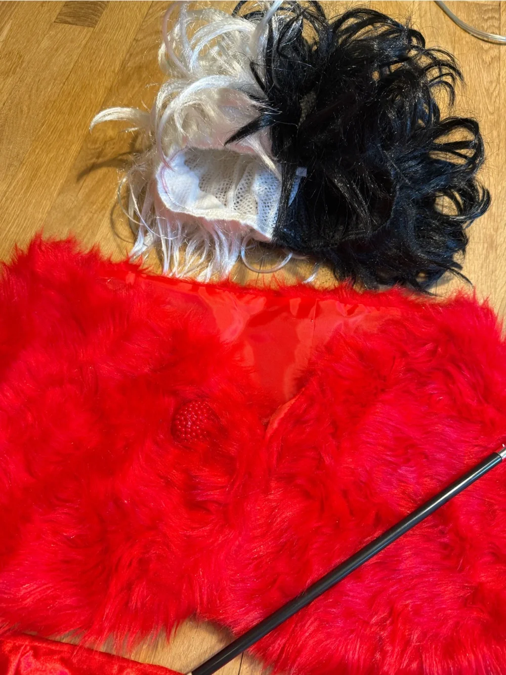 Cruella Deville Halloween Costume Accessories